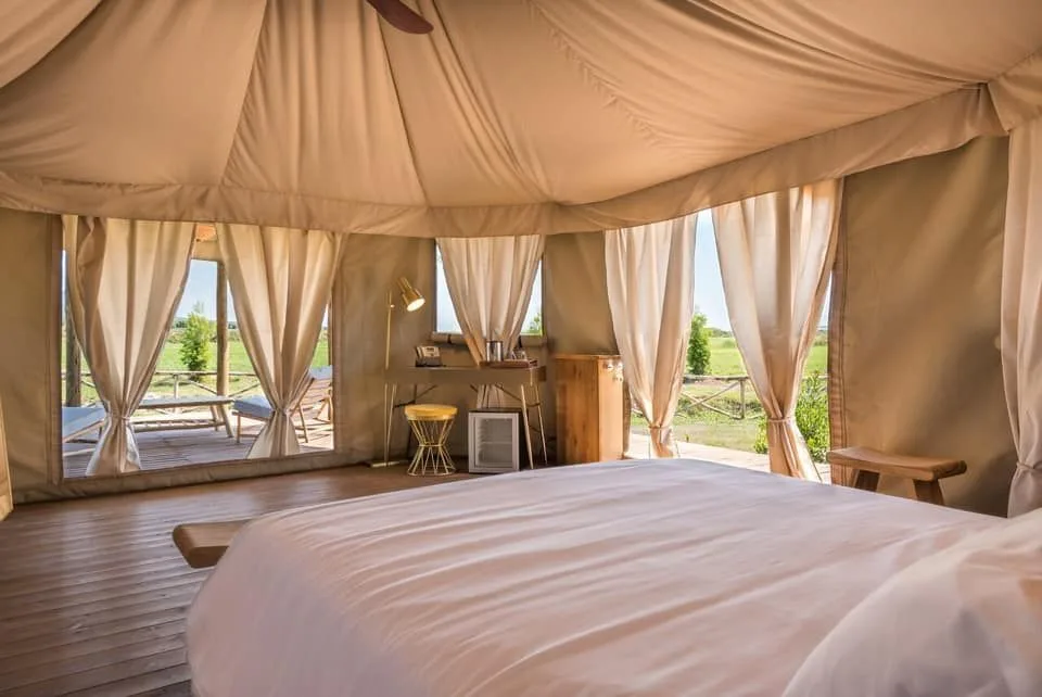 Canvas suite open to the landscape