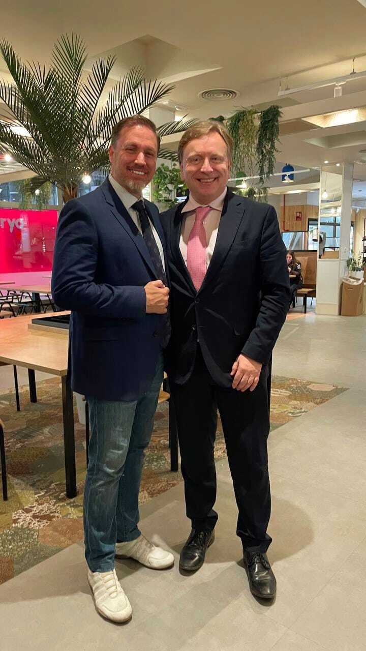 Héctor De Castro con Glenn Manziuk, CEO de la World Sustainable Hospitality Alliance