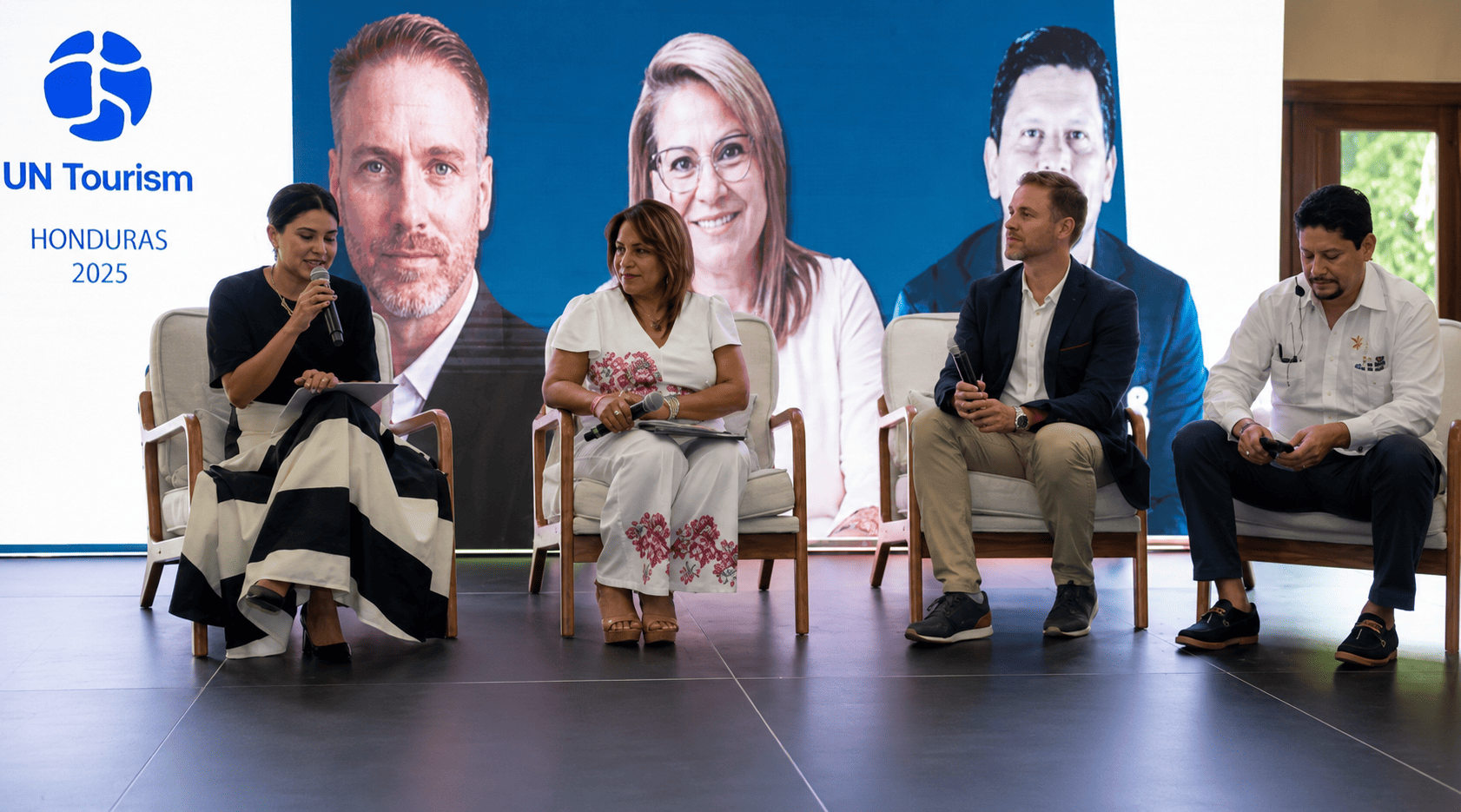 Héctor De Castro en el escenario con ONU Turismo, Honduras 2025