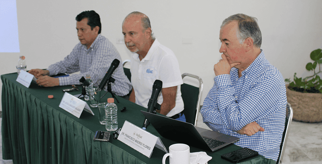 Press conference by International Faculty of Tourism, CICOTUR Anáhuac Cancún, presenting the 'Outlook of Tourism Activity in the Mexican Caribbean' report, featuring collaboration with CNET and hotel associations.